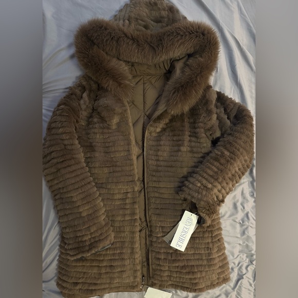 Luxury Winter Puffer & Coat – Brand New - Picture 6 of 6